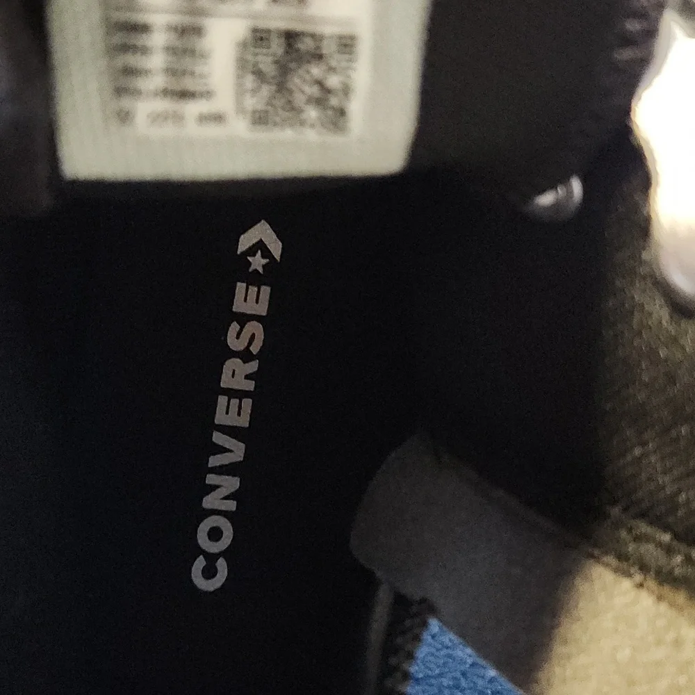 CONVERSE KIDS Black High-Top Sneakers with White Soles Size 2. - Picture 9 of 9